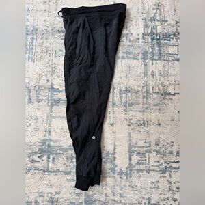 Lululemon Dance Studio Mid Rise Jogger in Black Size 4